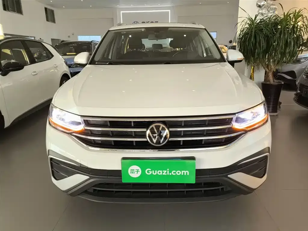 Volkswagen Tiguan L 2023 из CN, фото 4