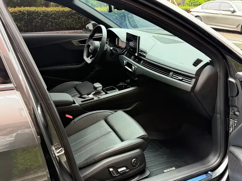 Audi A4L 2024 из CN, фото 10
