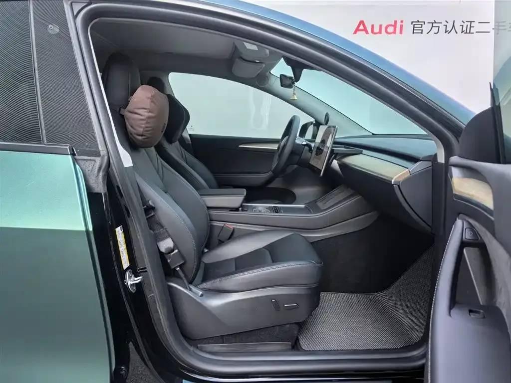 Tesla Model Y 2023 из CN, фото 6
