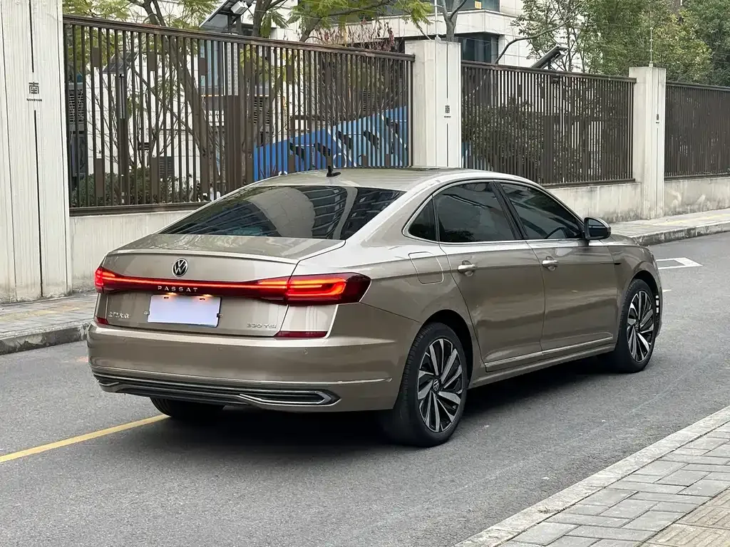 Volkswagen Passat 2022 из CN, фото 8