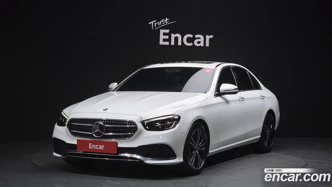 Mercedes-Benz E-Class — фото 1