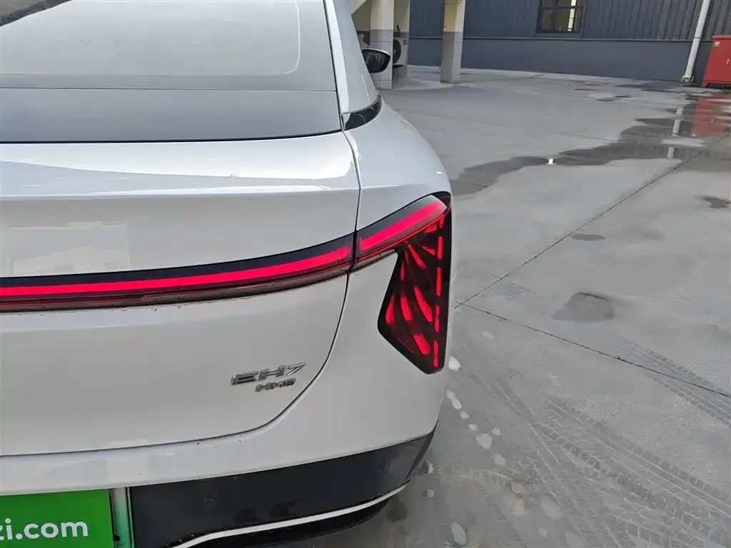 Hongqi EH7 2024 из CN, фото 2