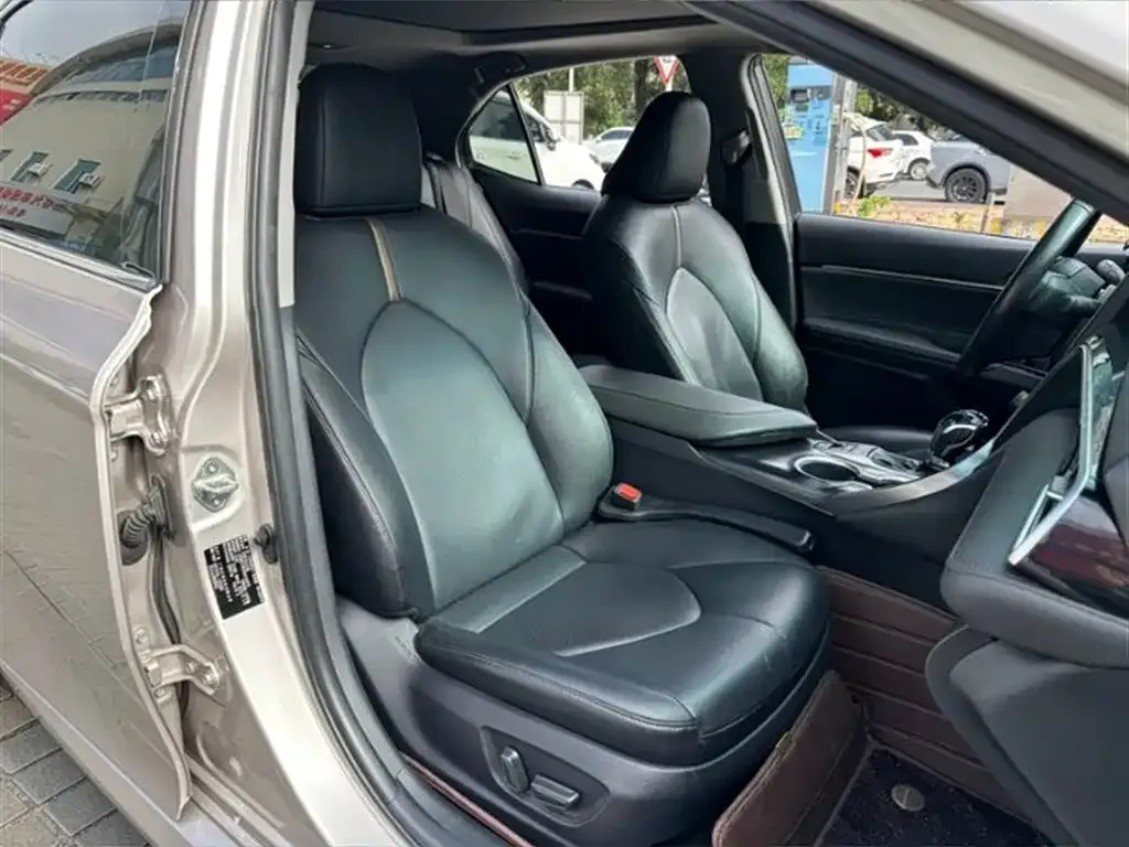Toyota Camry 2022 из CN, фото 8