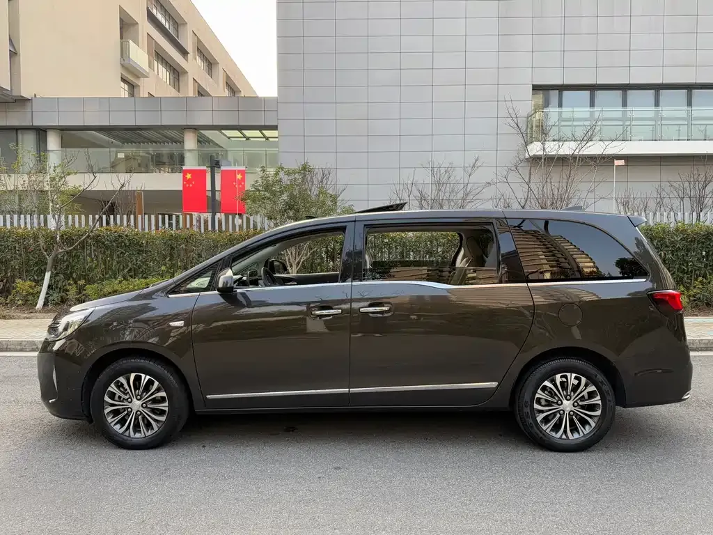 Buick GL8 2022 из CN, фото 6