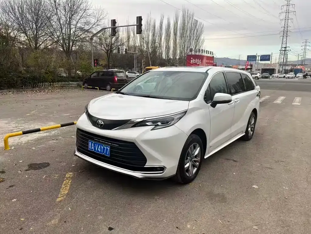 Toyota Sienna 2025 из CN, фото 1