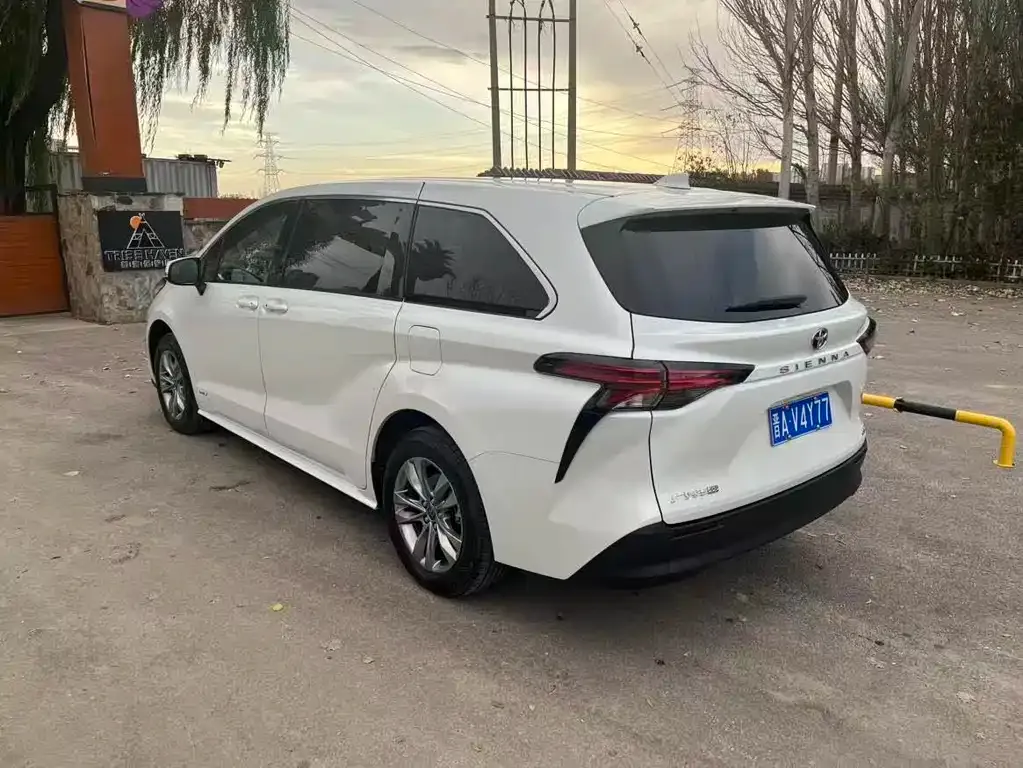 Toyota Sienna 2025 из CN, фото 7