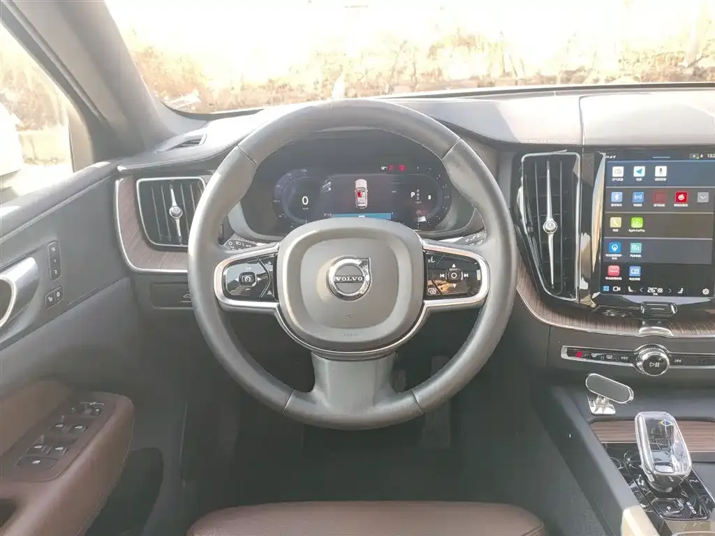 Volvo XC60 2023 из CN, фото 8