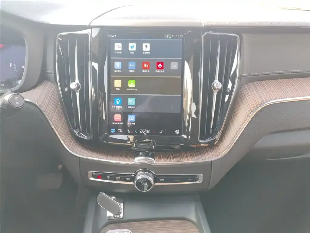 Volvo XC60 2023 из CN, фото 5