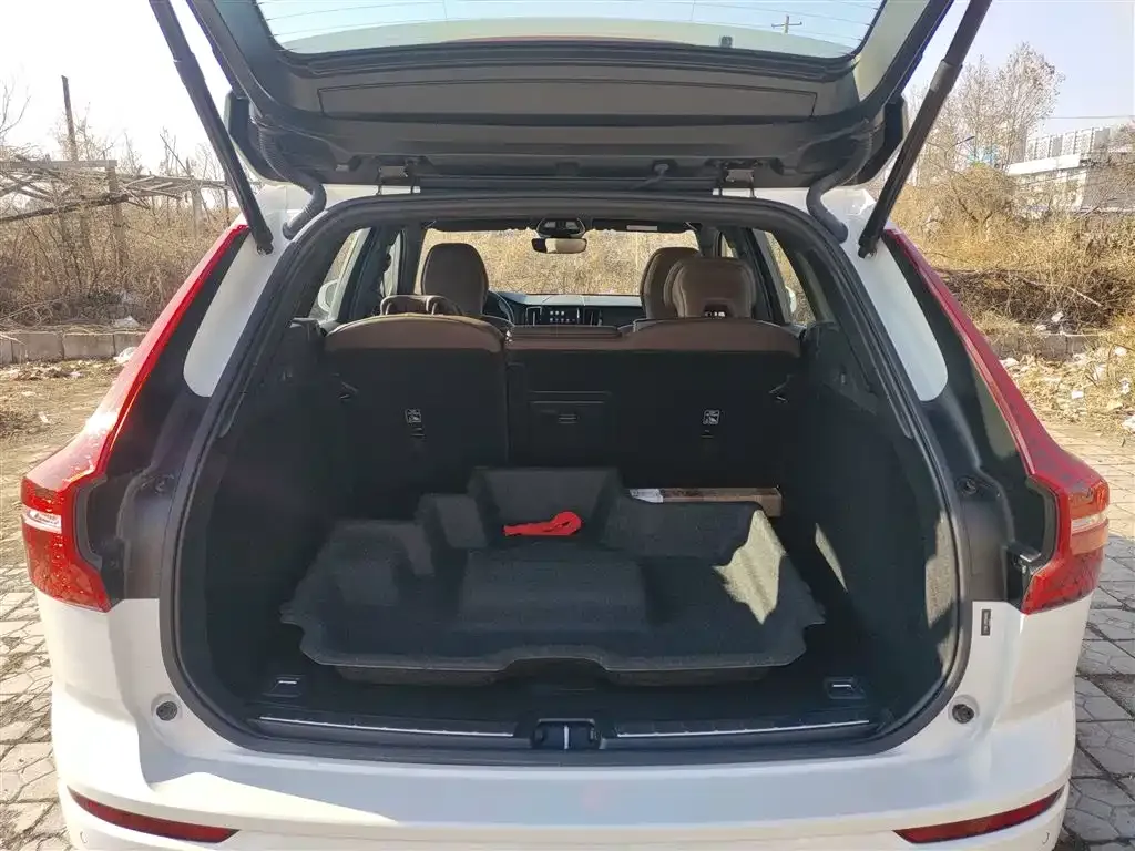 Volvo XC60 2023 из CN, фото 6