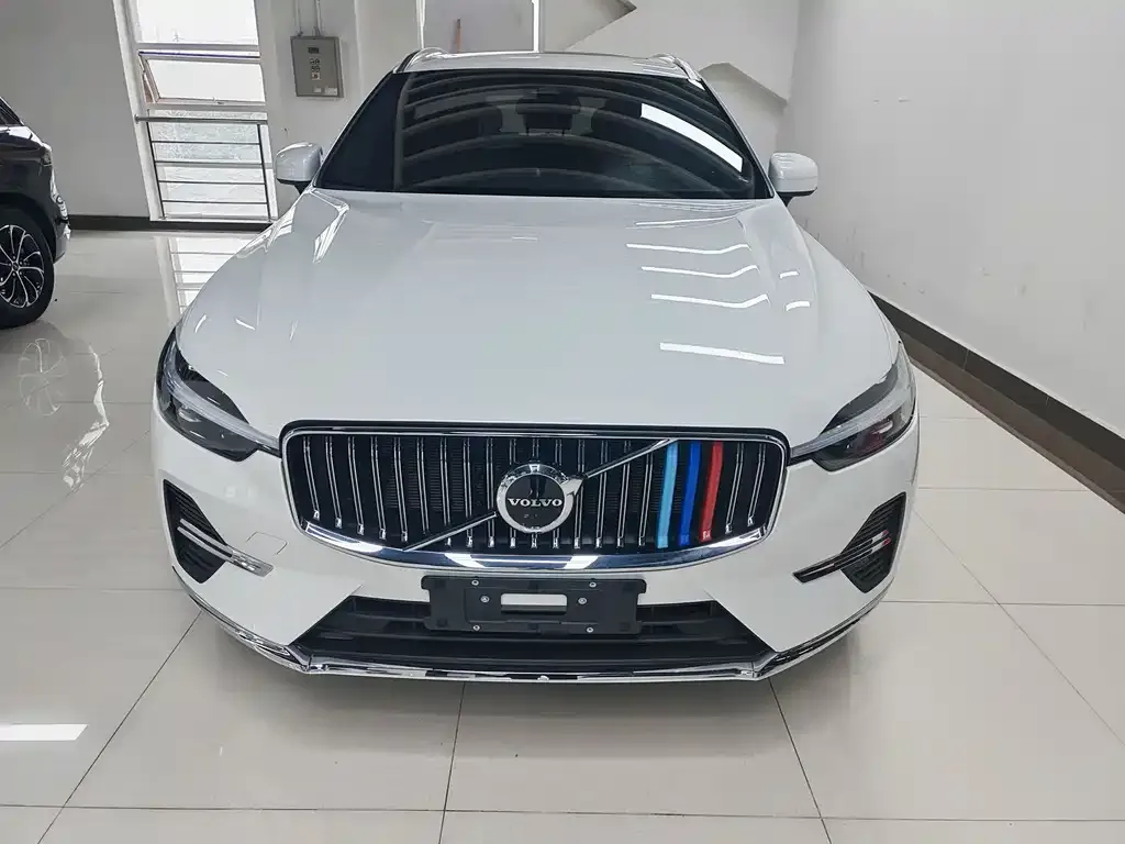Volvo XC60 2023 из CN, фото 4