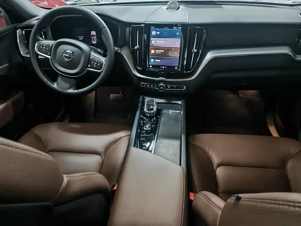 Volvo XC60 2023 из CN, фото 9