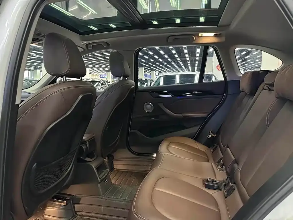 BMW X1 2021 из CN, фото 3