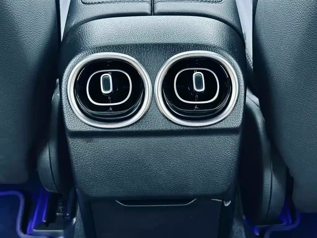 Mercedes-Benz C-Class 2024 из CN, фото 3