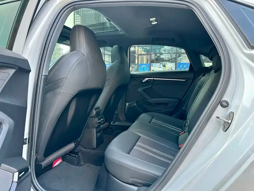 Audi A3 2024 из CN, фото 2