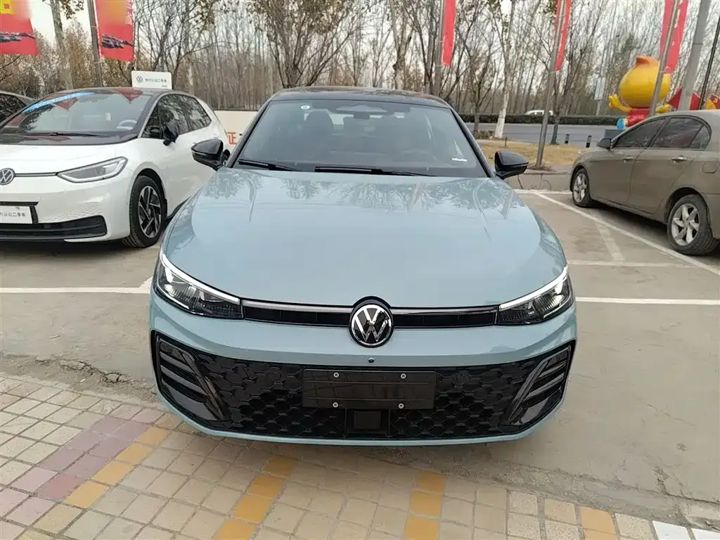 Volkswagen Passat 2024 из CN, фото 4