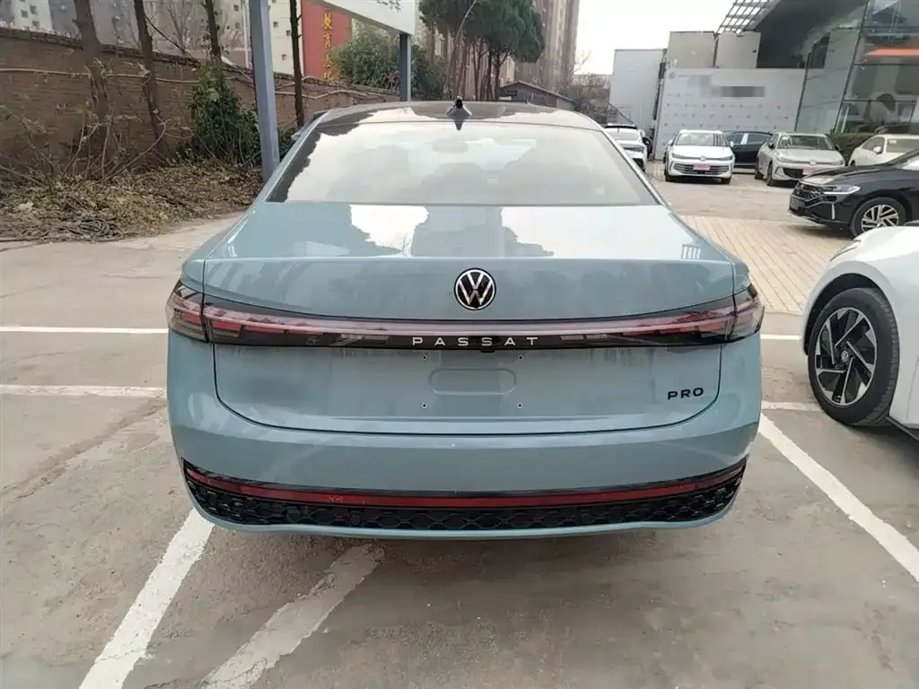 Volkswagen Passat 2024 из CN, фото 3