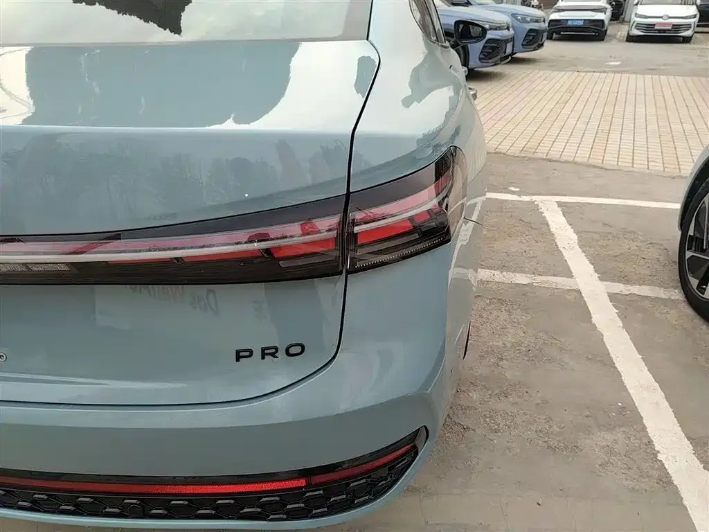 Volkswagen Passat 2024 из CN, фото 8