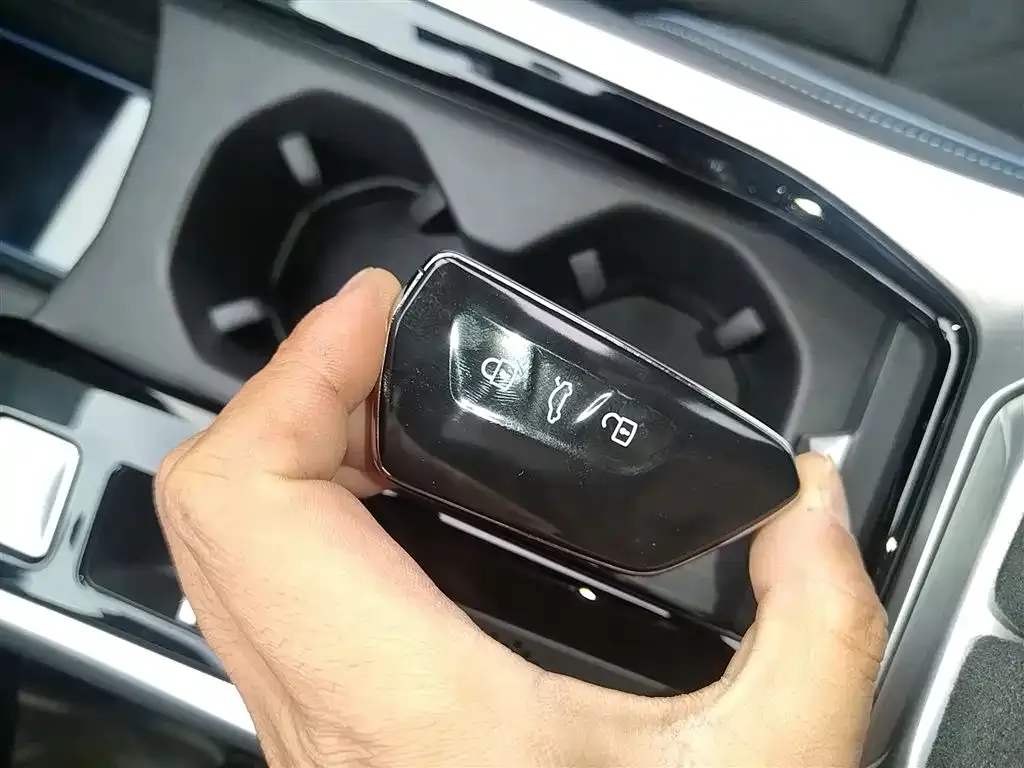 Volkswagen Passat 2024 из CN, фото 5