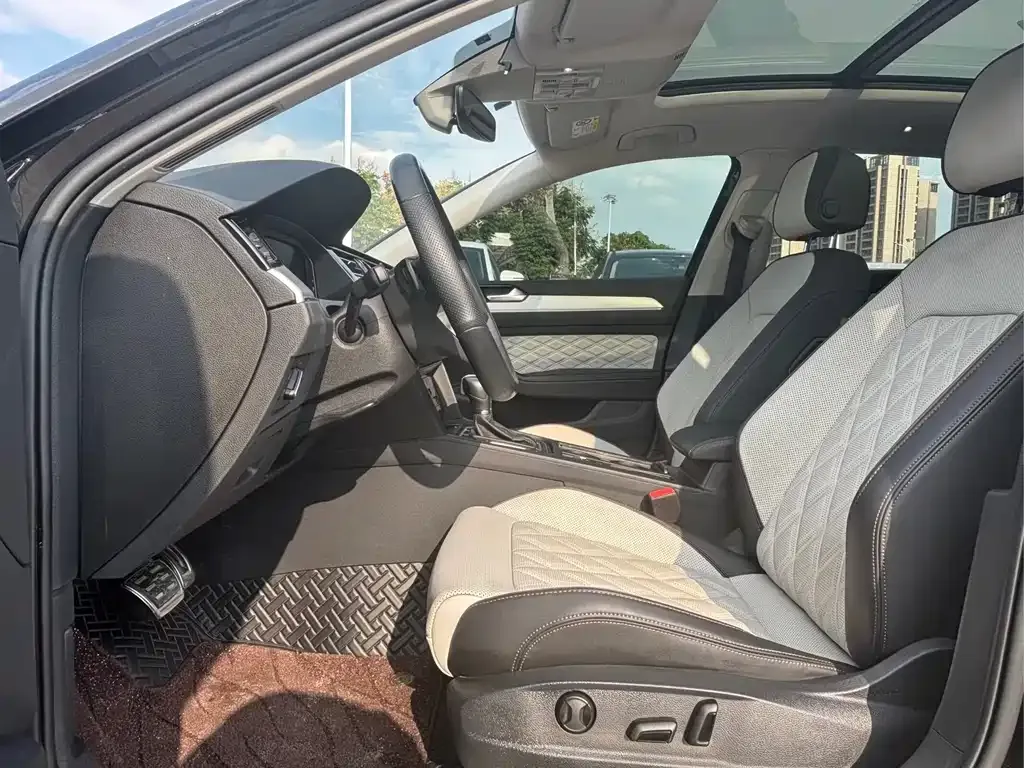 Volkswagen Magotan 2022 из CN, фото 7