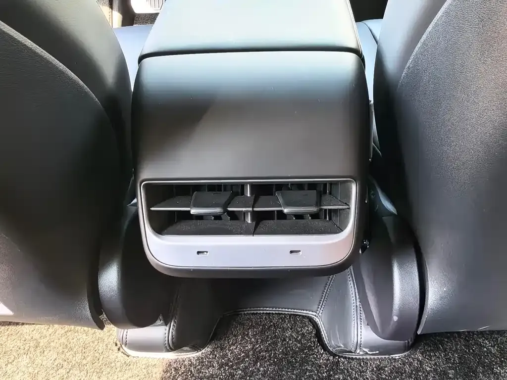 Tesla Model Y 2024 из CN, фото 6