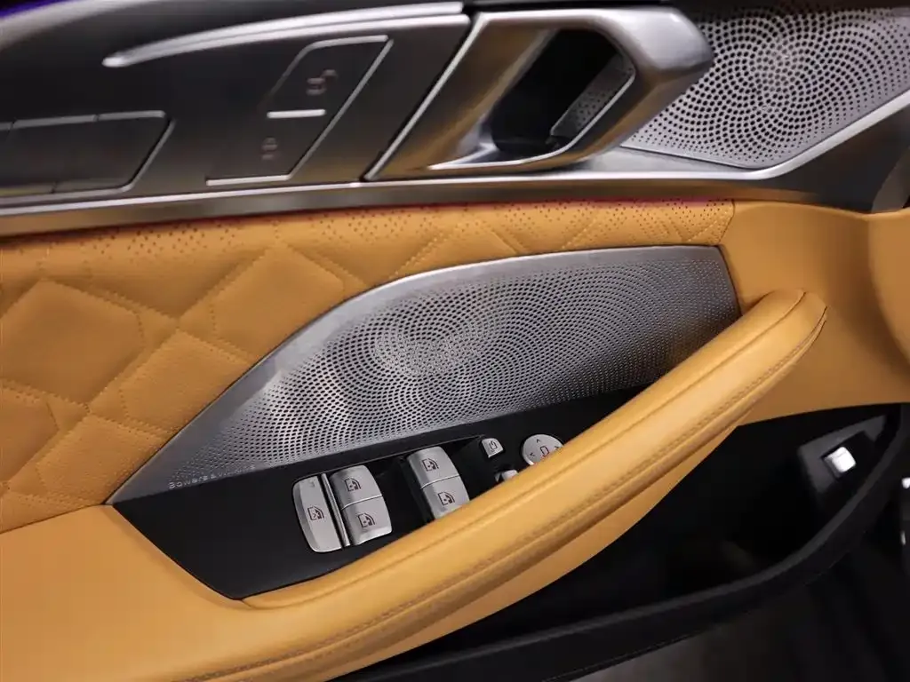 BMW M8 2021 из CN, фото 10