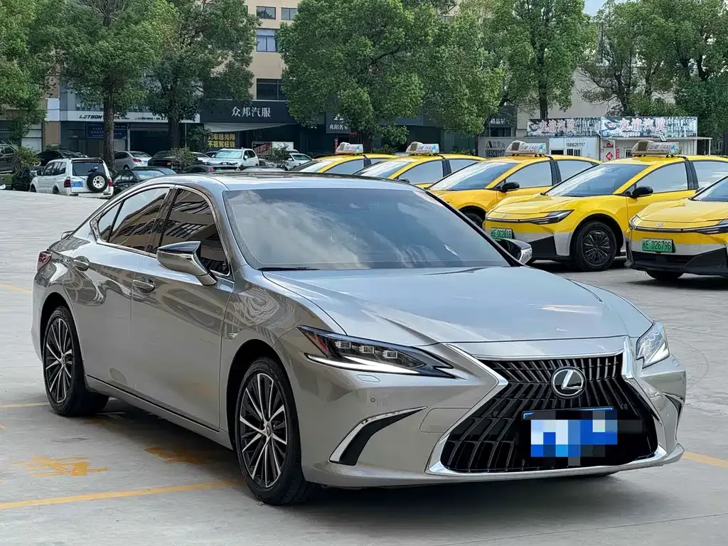Lexus ES 2024 из CN, фото 1