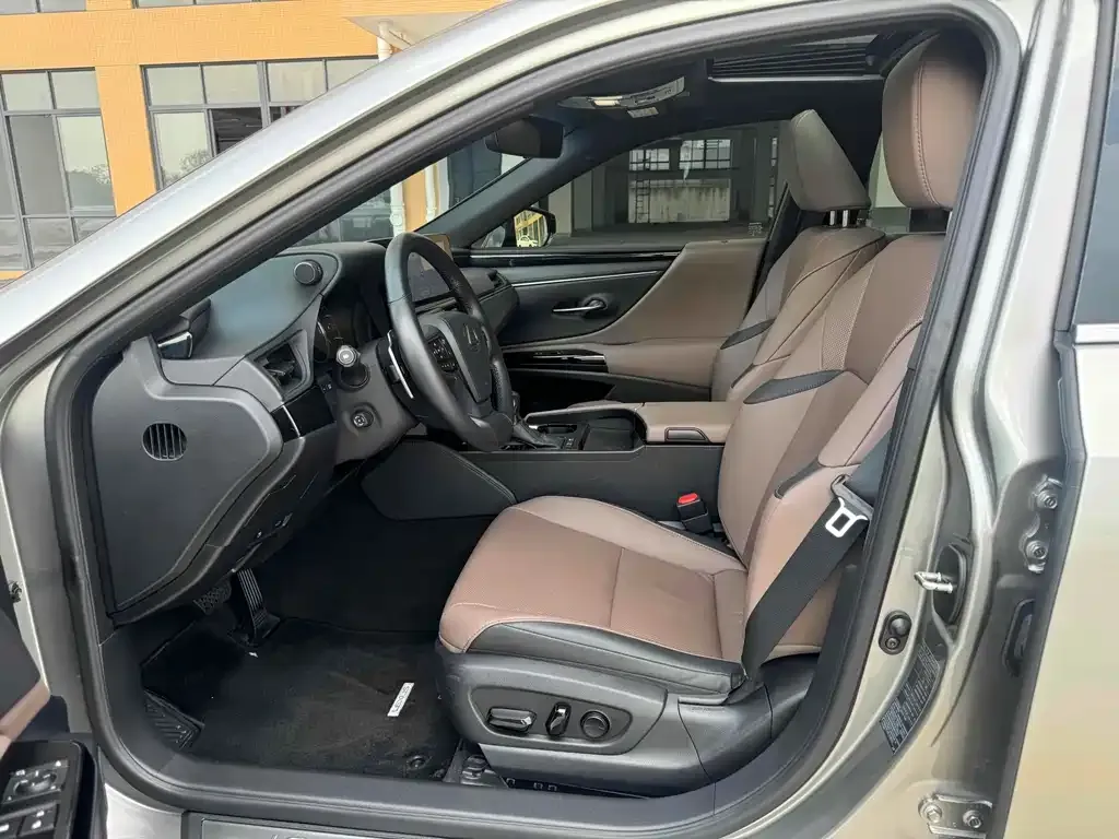 Lexus ES 2024 из CN, фото 4