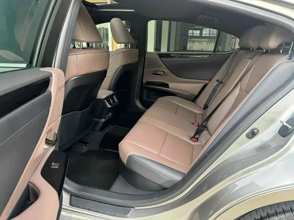 Lexus ES 2024 из CN, фото 3