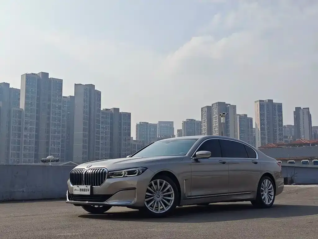 BMW 7 Series 2022 из CN, фото 1