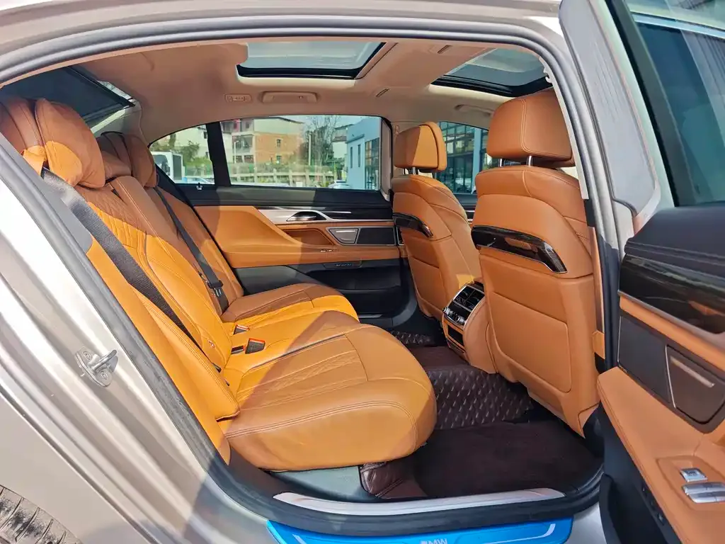 BMW 7 Series 2022 из CN, фото 5