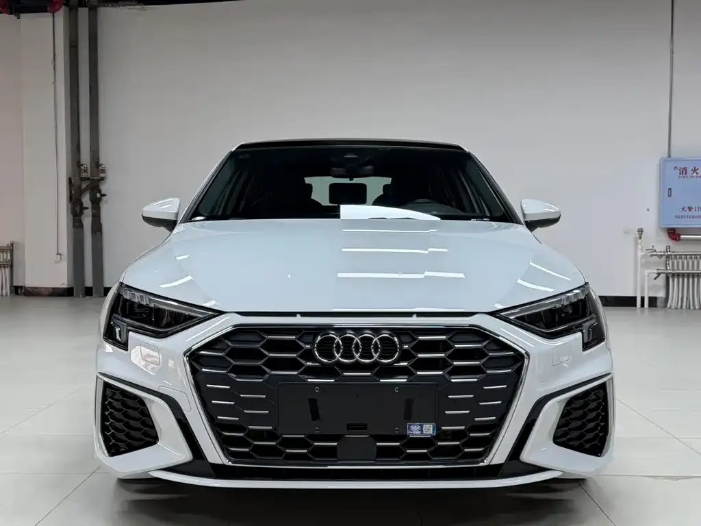Audi A3 2023 из CN, фото 6