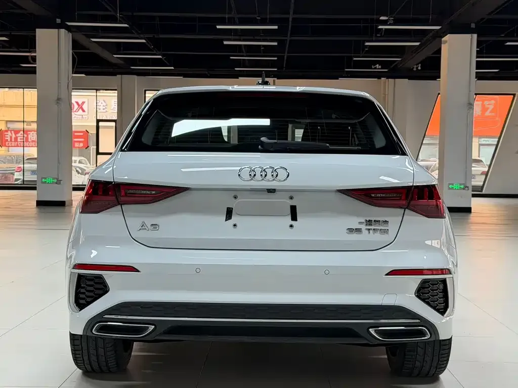 Audi A3 2023 из CN, фото 4