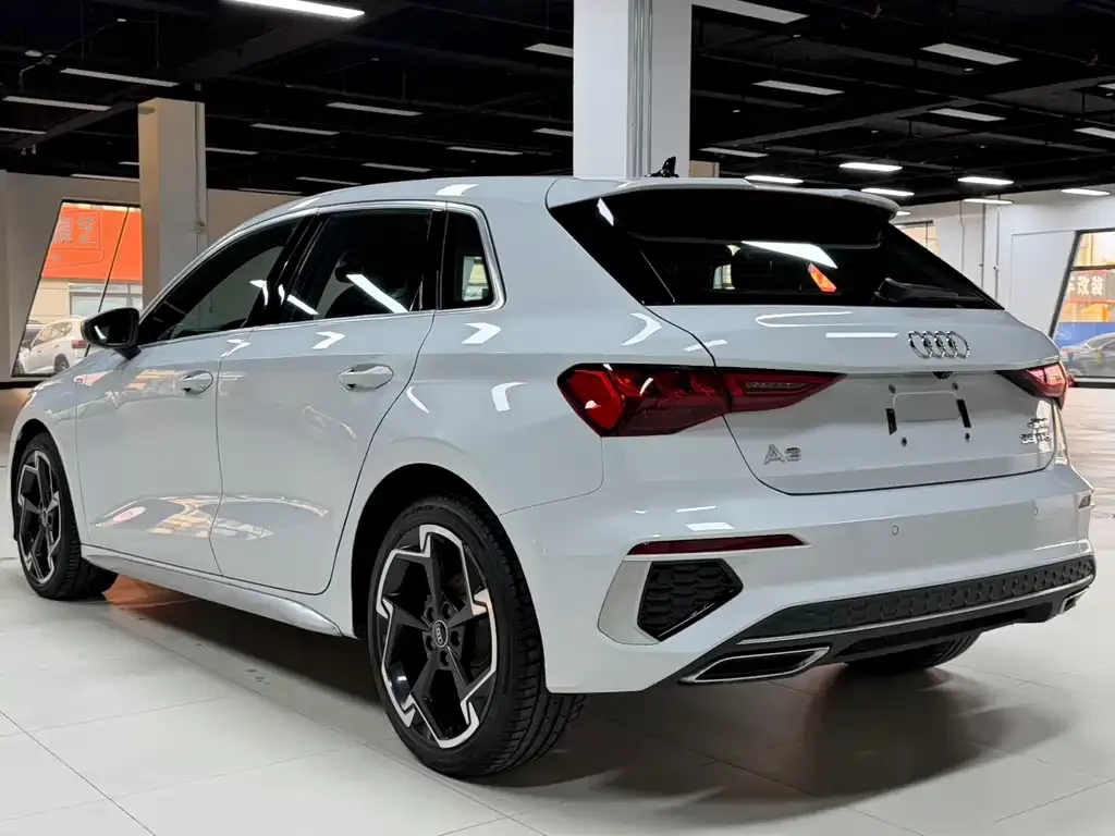 Audi A3 2023 из CN, фото 10