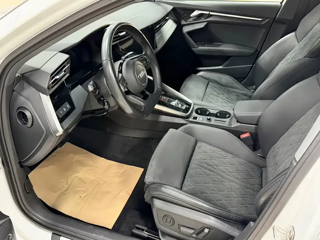 Audi A3 2023 из CN, фото 5
