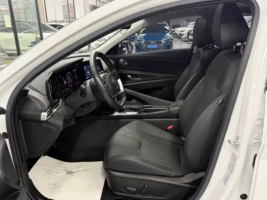 Hyundai Elantra 2022 из CN, фото 5