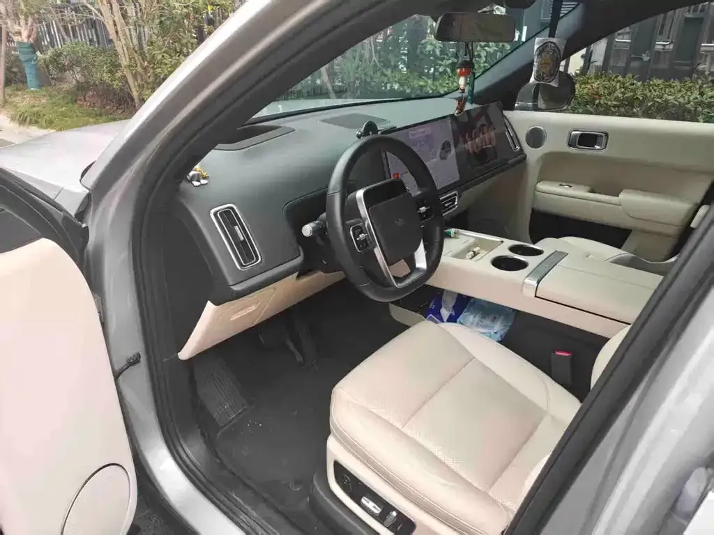 Li Auto L8 2023 из CN, фото 4