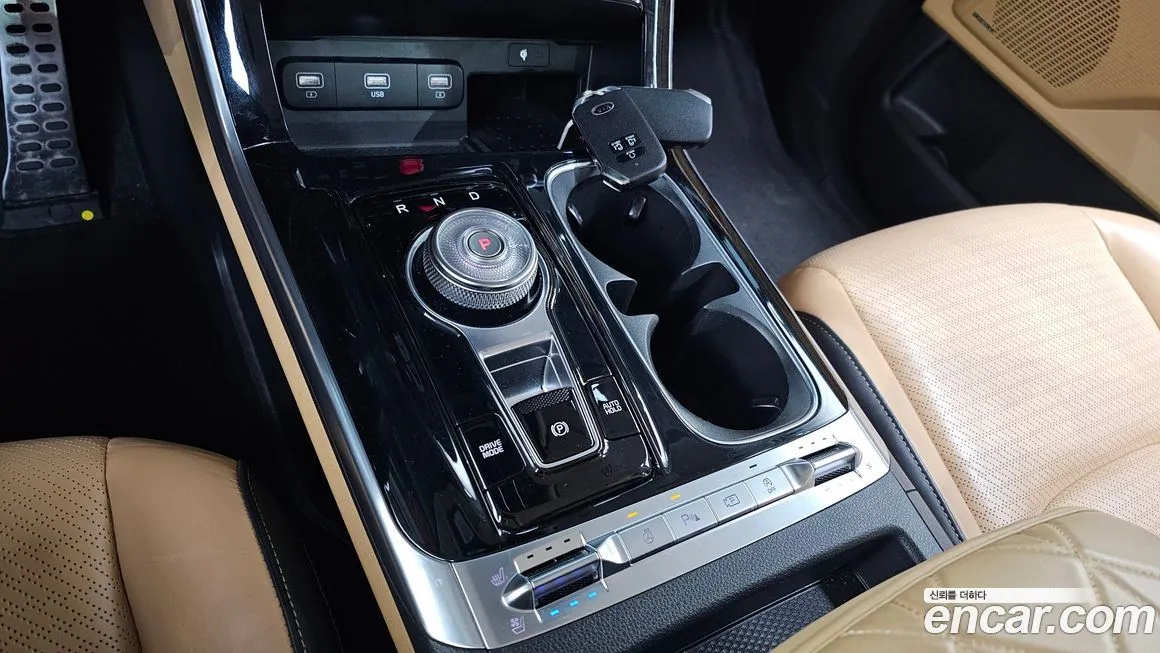 Kia Carnival — фото 9