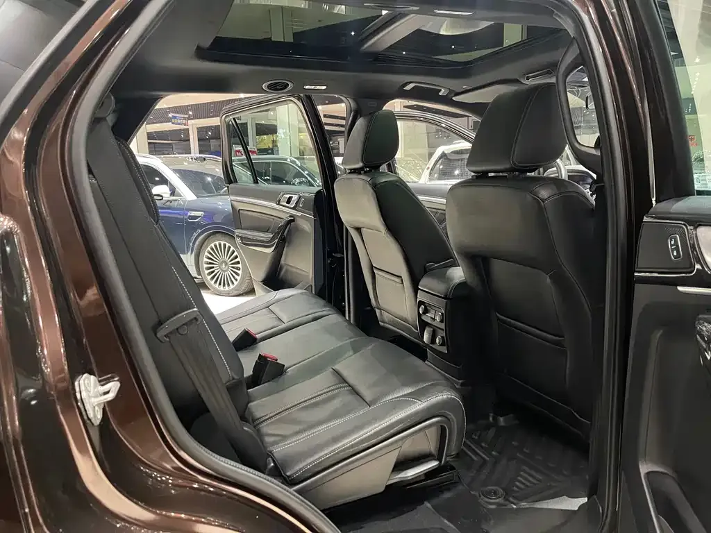 Ford Everest 2022 из CN, фото 2