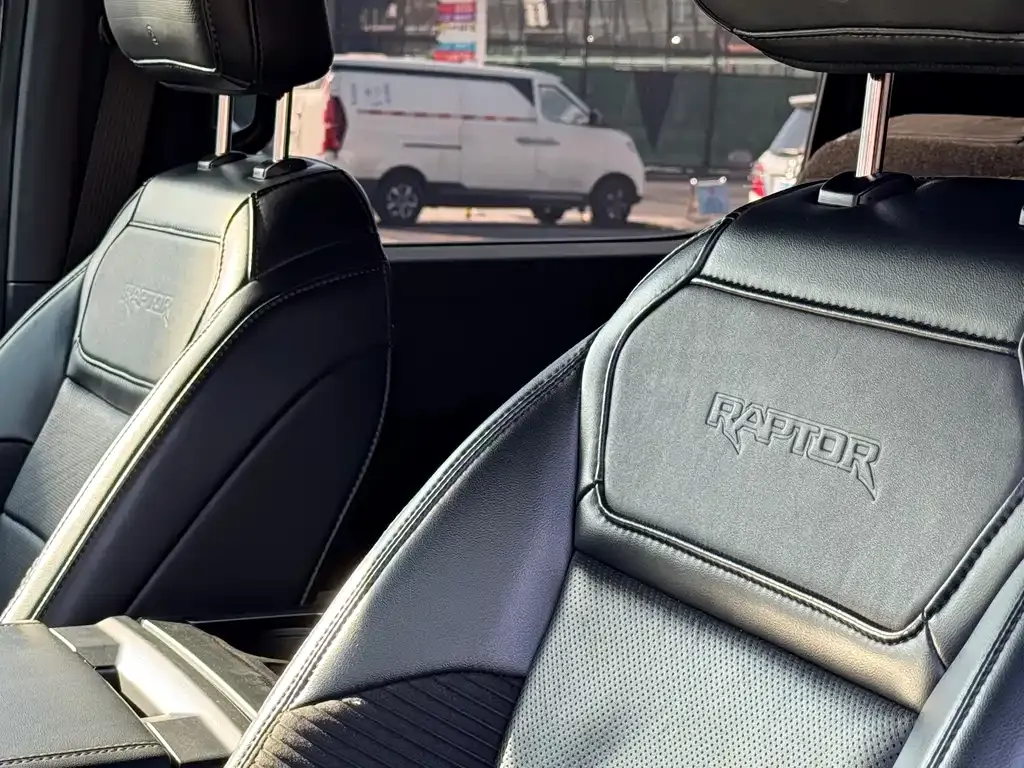 Ford F-150 Raptor 2023 из CN, фото 8