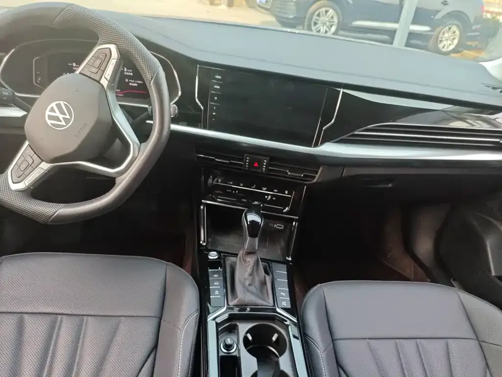Volkswagen Passat 2024 из CN, фото 8