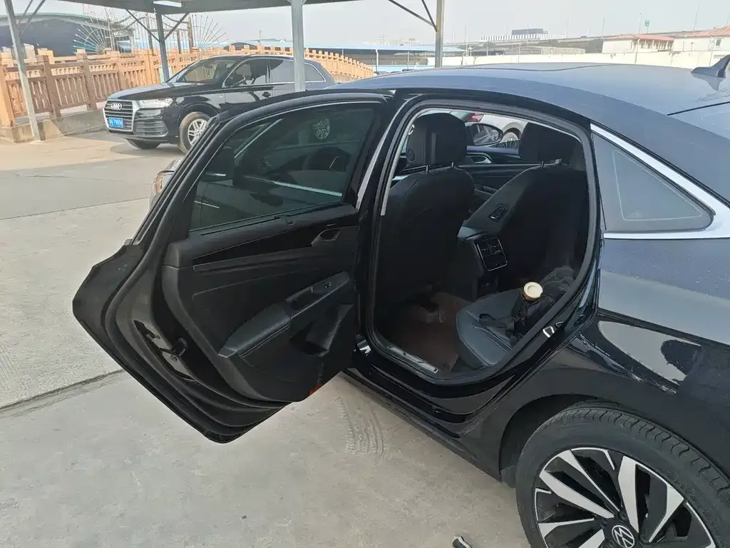 Volkswagen Passat 2024 из CN, фото 5