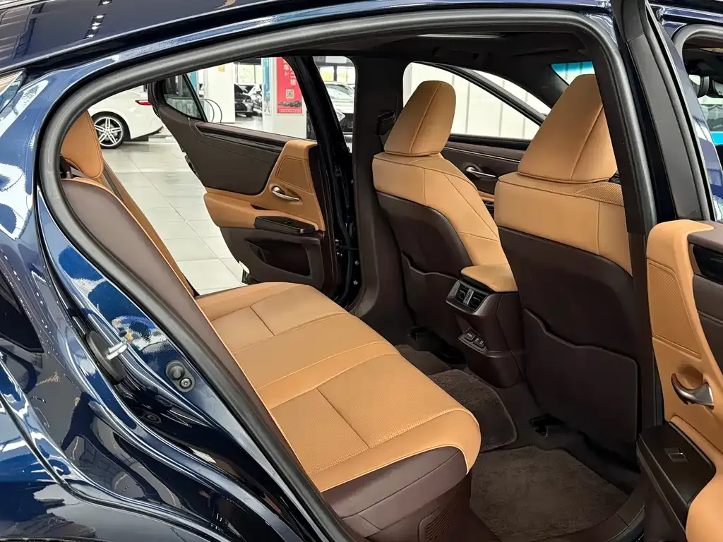 Lexus ES 2021 из CN, фото 3