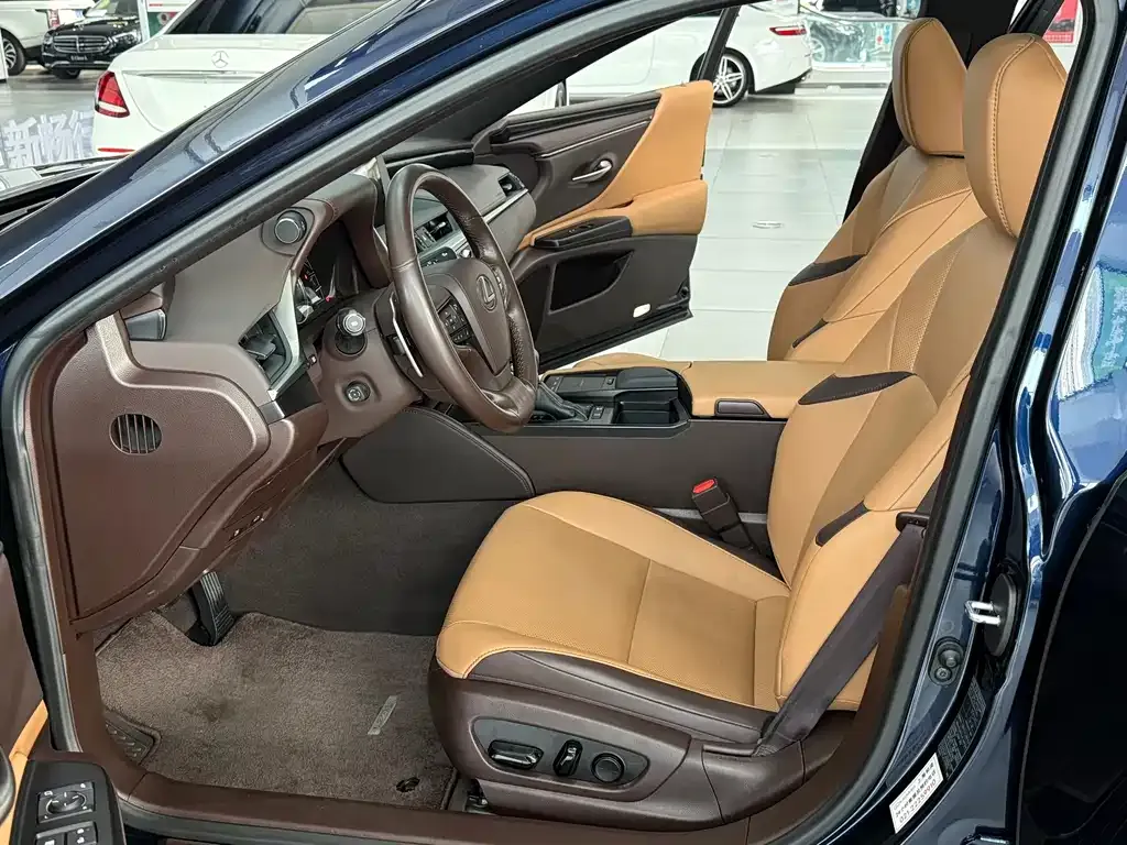 Lexus ES 2021 из CN, фото 6