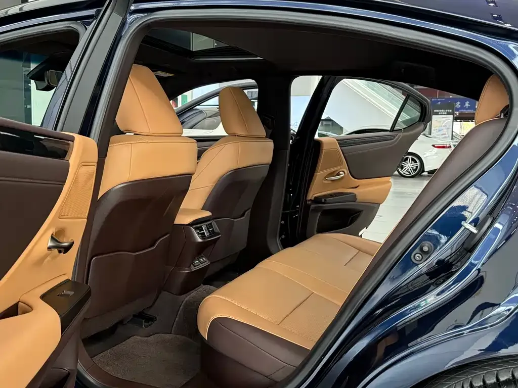 Lexus ES 2021 из CN, фото 9