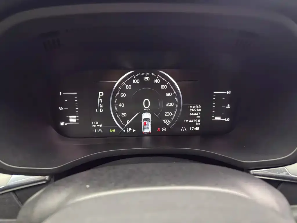 Volvo XC60 2021 из CN, фото 7