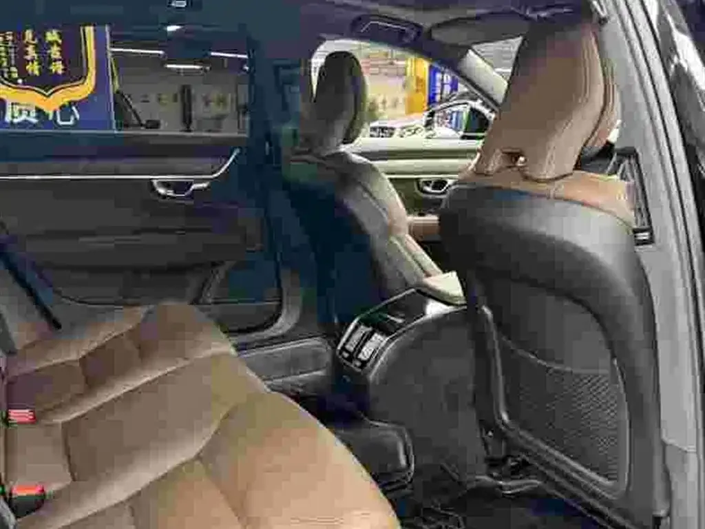 Volvo S90 2024 из CN, фото 9