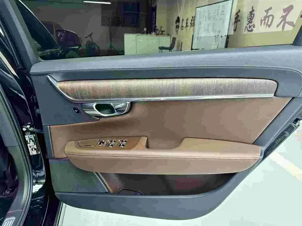 Volvo S90 2024 из CN, фото 3