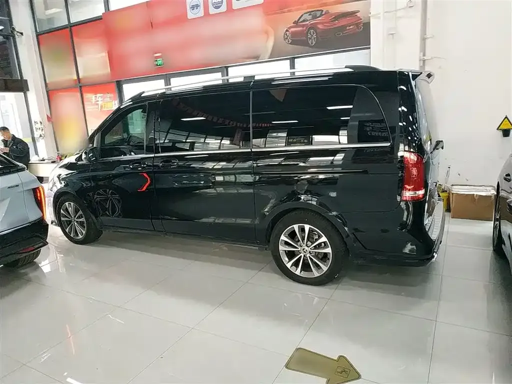 Mercedes-Benz V-Class 2024 из CN, фото 6