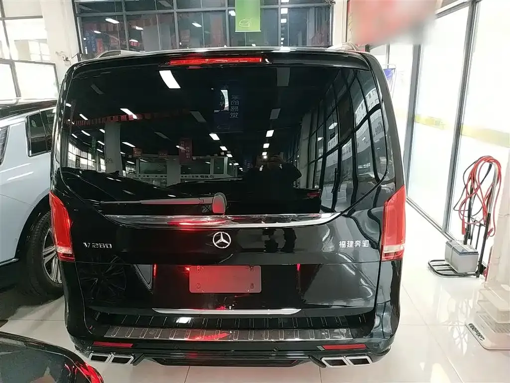 Mercedes-Benz V-Class 2024 из CN, фото 2