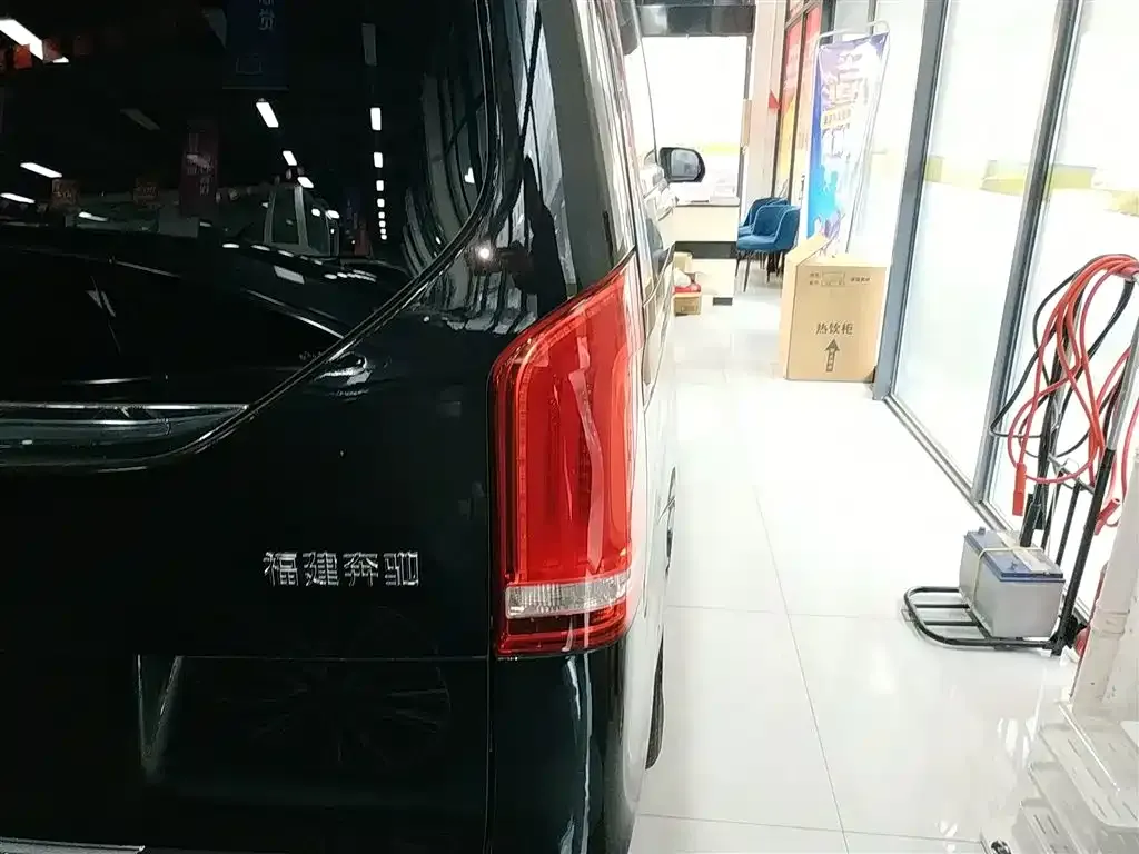 Mercedes-Benz V-Class 2024 из CN, фото 4